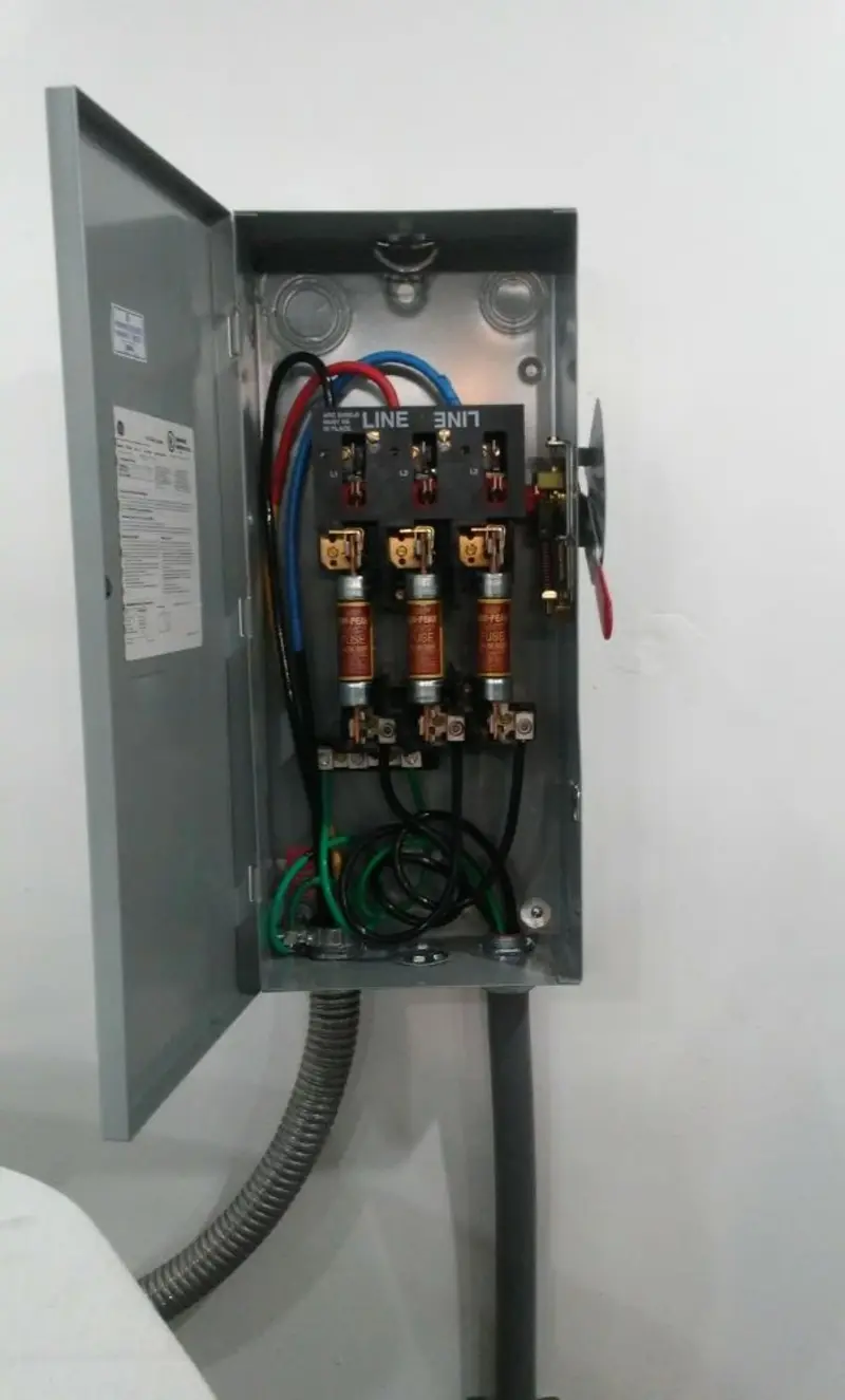 Three-phase disconnect switch installed for Smoke Detector Installation in Perris